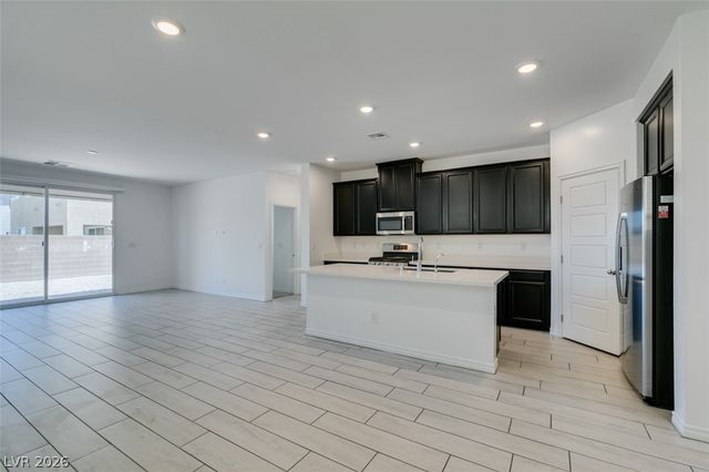 6858 Greensmen Avenue, Las Vegas, NV 89156