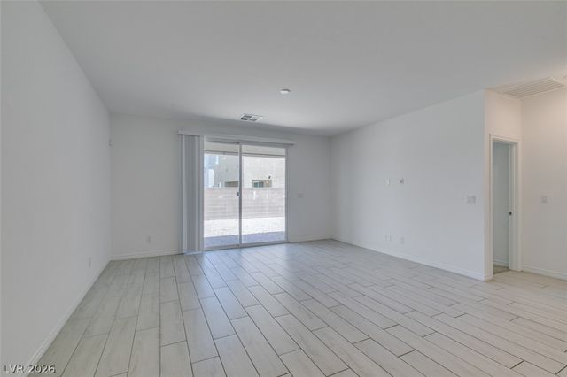 6858 Greensmen Avenue, Las Vegas, NV 89156