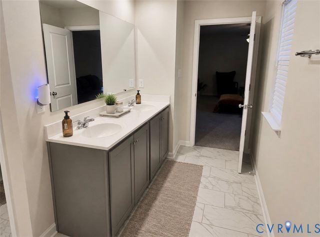 17306 Peacefield Ct, South Chesterfield, VA 23803