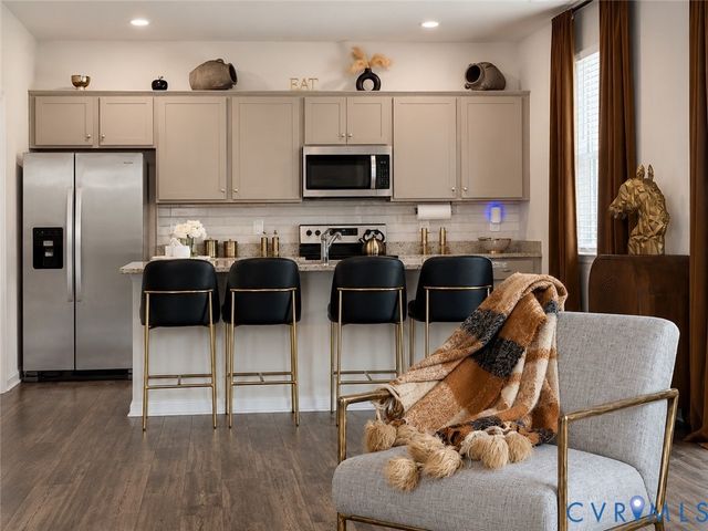 17306 Peacefield Ct, South Chesterfield, VA 23803