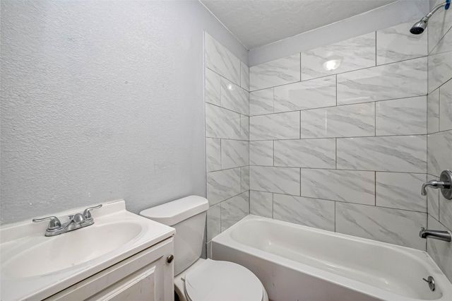 5431 Willow Glen Drive, Houston, TX 77033