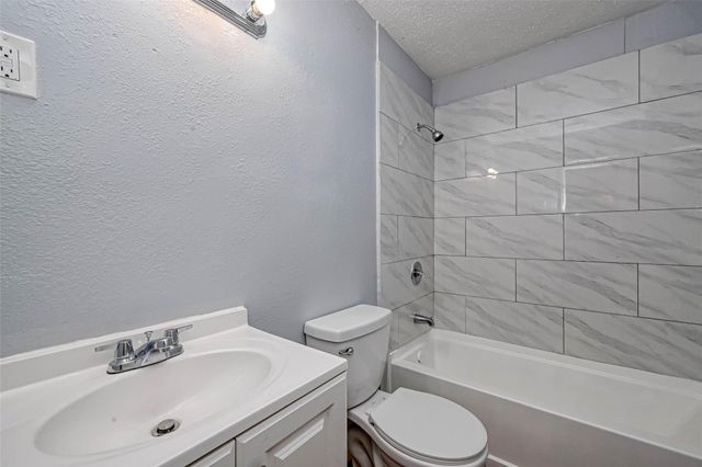 5431 Willow Glen Drive, Houston, TX 77033