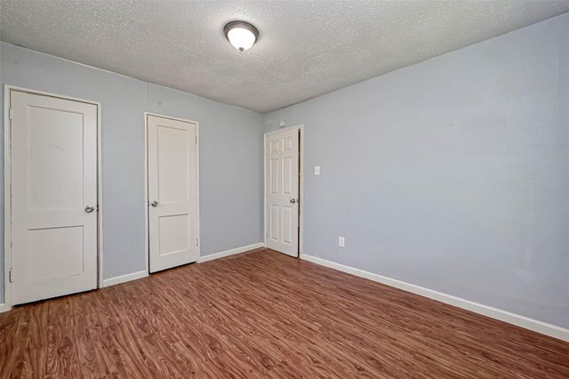 5431 Willow Glen Drive, Houston, TX 77033