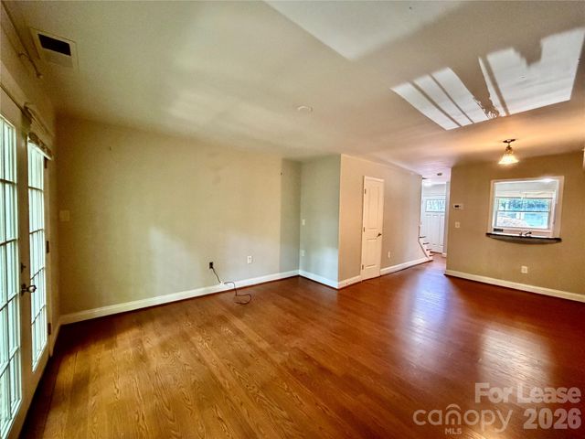1207 Green Oaks Lane J, Charlotte, NC 28205