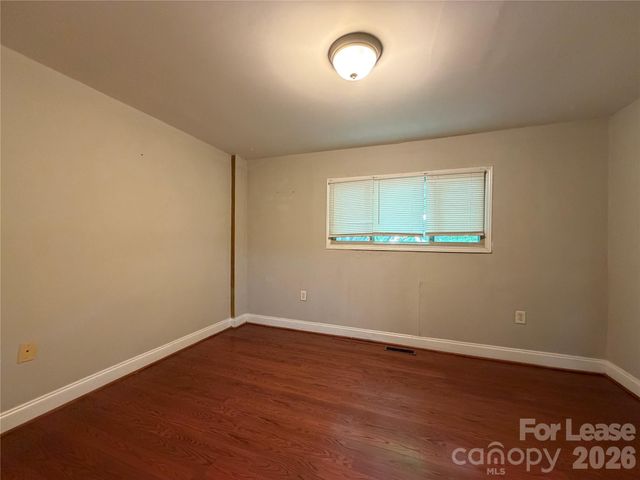 1207 Green Oaks Lane J, Charlotte, NC 28205