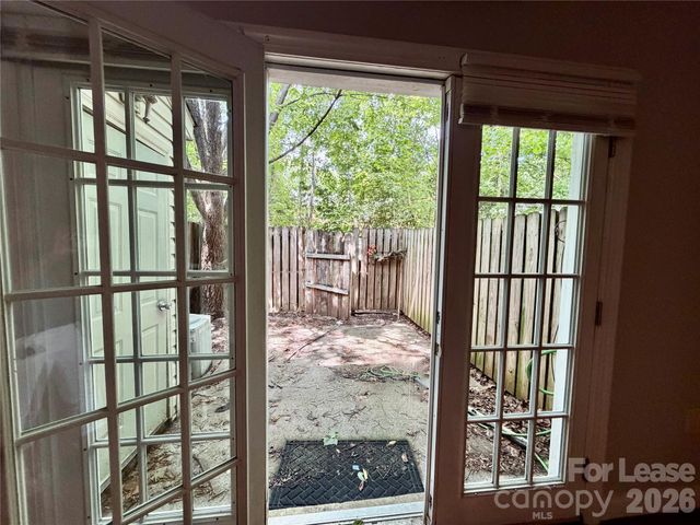 1207 Green Oaks Lane J, Charlotte, NC 28205