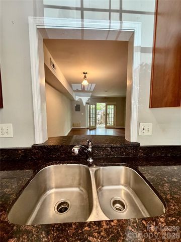 1207 Green Oaks Lane J, Charlotte, NC 28205