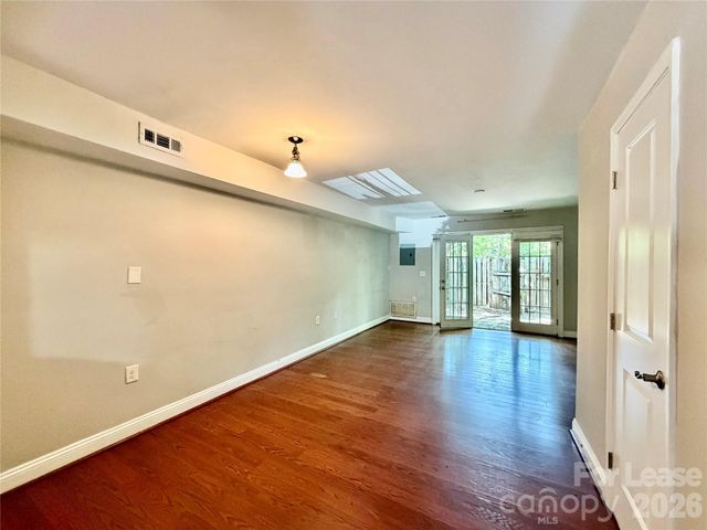 1207 Green Oaks Lane J, Charlotte, NC 28205