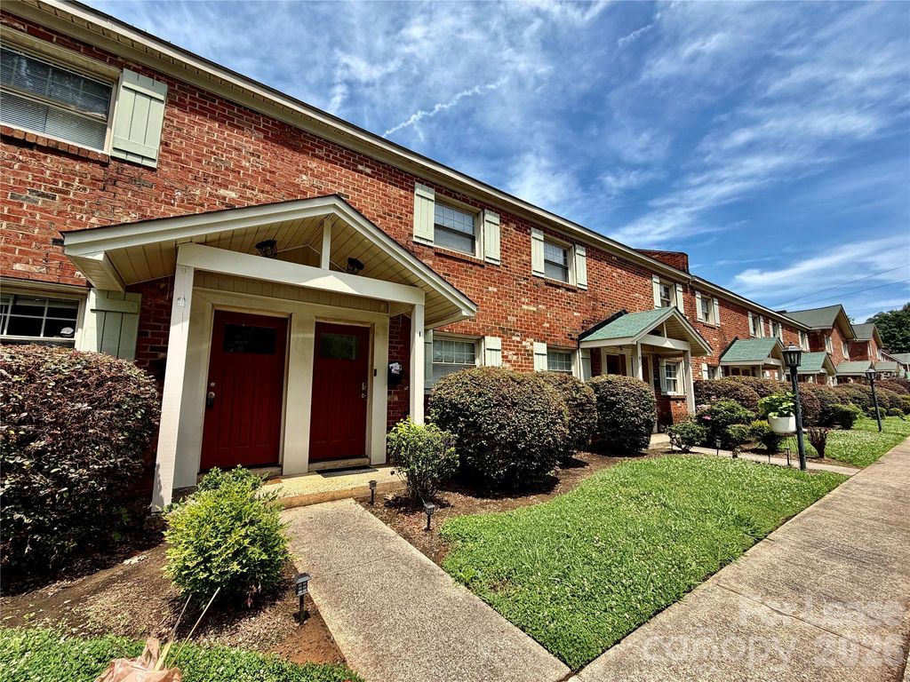 1207 Green Oaks Lane J, Charlotte, NC 28205