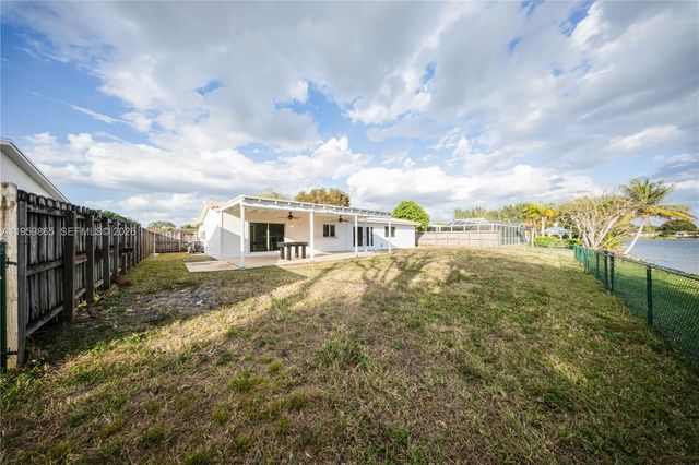 14530 SW 77th St, Miami, FL 33183