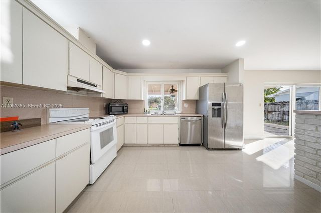 14530 SW 77th St, Miami, FL 33183