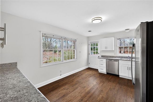 2514 Sunny SE Lane, Marietta, GA 30067