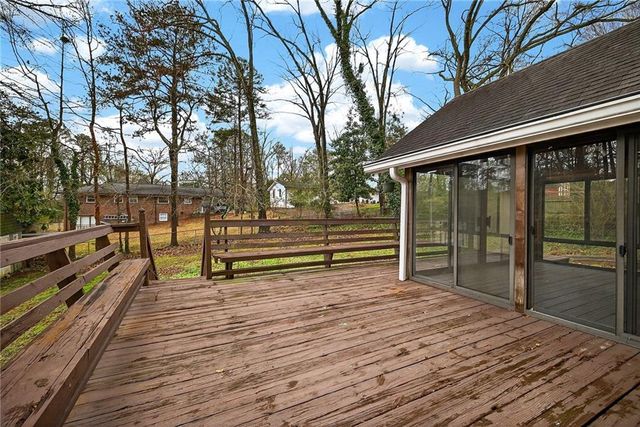 2514 Sunny SE Lane, Marietta, GA 30067