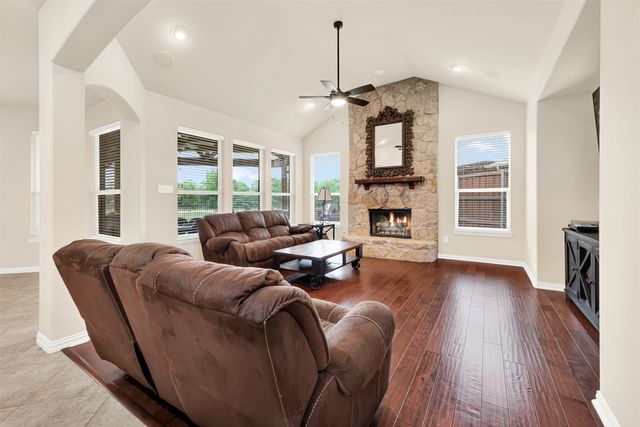 2524 Saddlehorn Drive, Little Elm, TX 75068