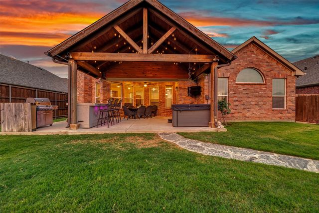 2524 Saddlehorn Drive, Little Elm, TX 75068