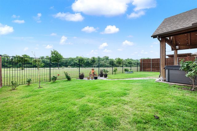 2524 Saddlehorn Drive, Little Elm, TX 75068