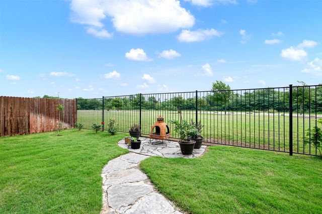2524 Saddlehorn Drive, Little Elm, TX 75068