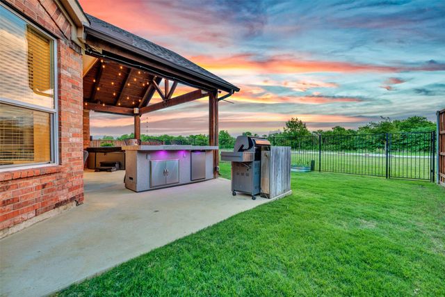 2524 Saddlehorn Drive, Little Elm, TX 75068