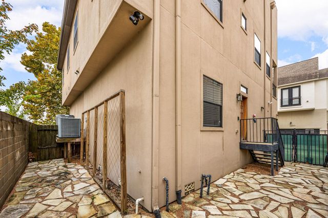 2611 Riverside Drive D, Houston, TX 77004