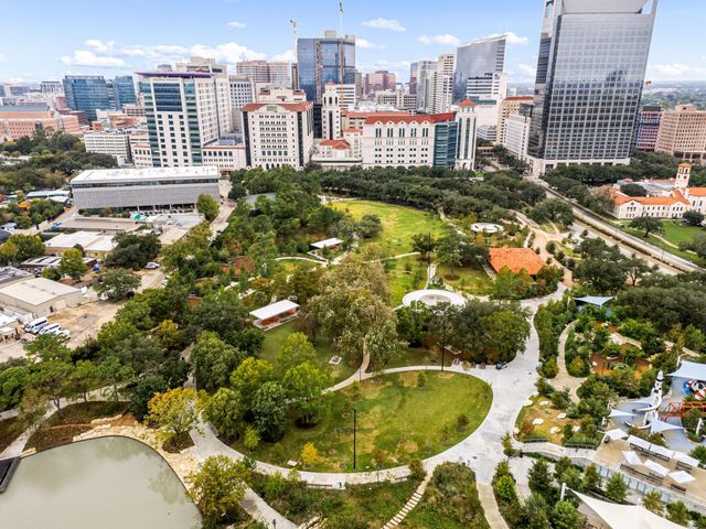 2611 Riverside Drive D, Houston, TX 77004