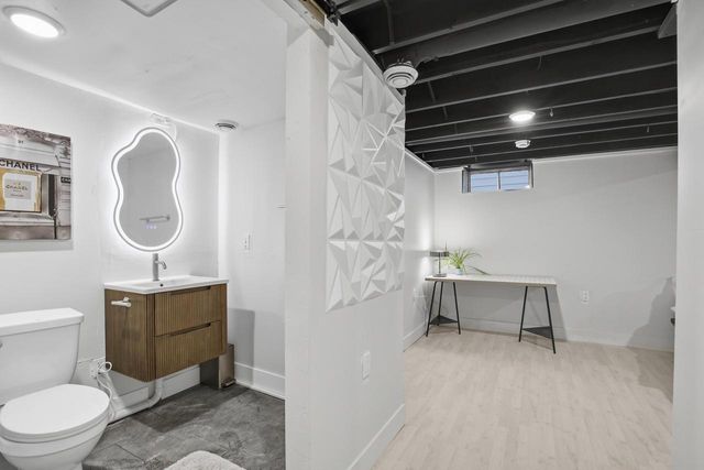 5440 N Navajo AVENUE, Milwaukee, WI 53217