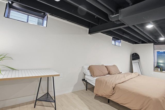 5440 N Navajo AVENUE, Milwaukee, WI 53217