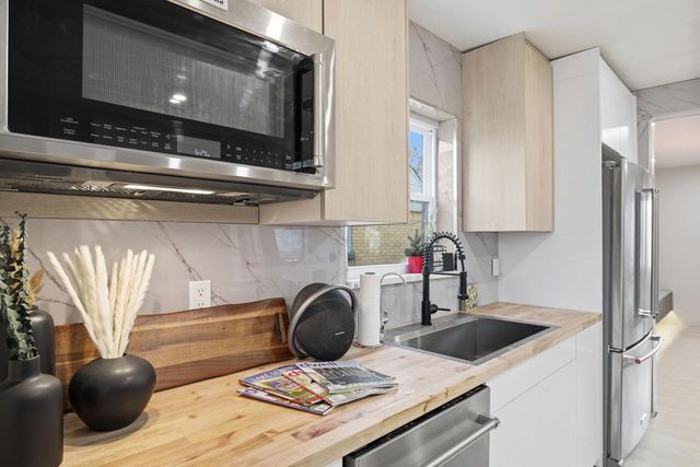 5440 N Navajo AVENUE, Milwaukee, WI 53217