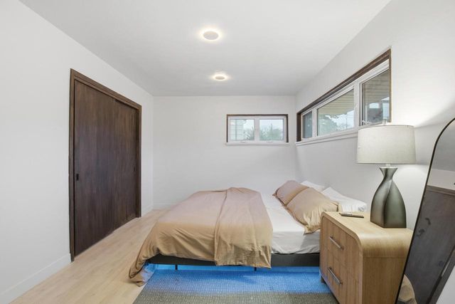 5440 N Navajo AVENUE, Milwaukee, WI 53217