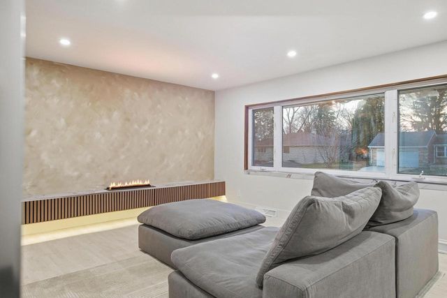 5440 N Navajo AVENUE, Milwaukee, WI 53217