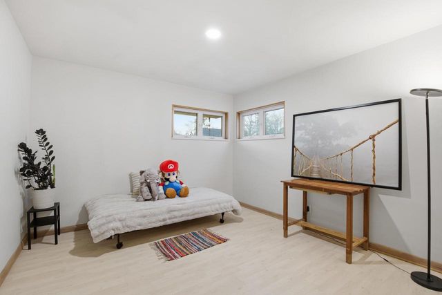 5440 N Navajo AVENUE, Milwaukee, WI 53217