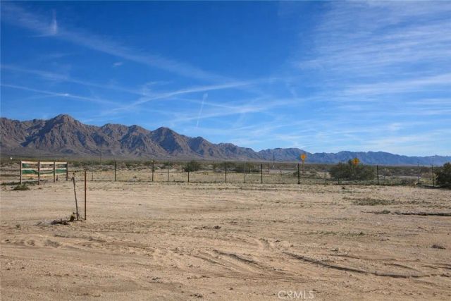 88020 Amboy, 29 Palms, CA 92277
