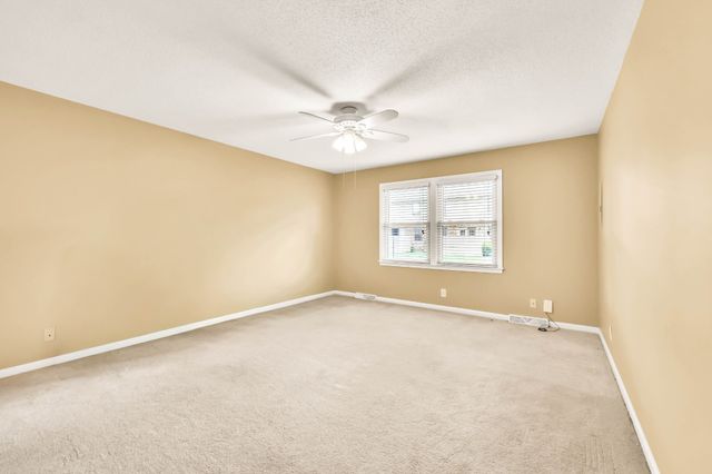 318 Kingswood Ct, Clarksville, TN 37043