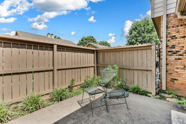 318 Kingswood Ct, Clarksville, TN 37043
