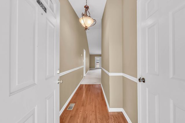 318 Kingswood Ct, Clarksville, TN 37043