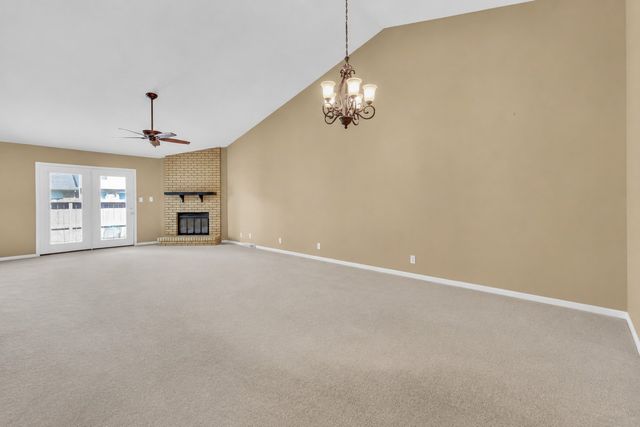318 Kingswood Ct, Clarksville, TN 37043