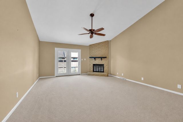 318 Kingswood Ct, Clarksville, TN 37043