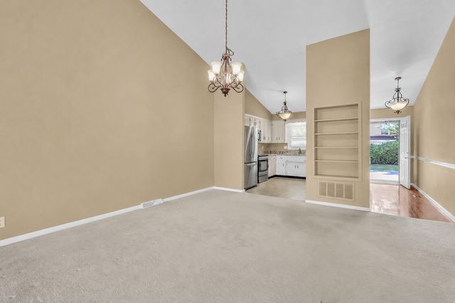 318 Kingswood Ct, Clarksville, TN 37043