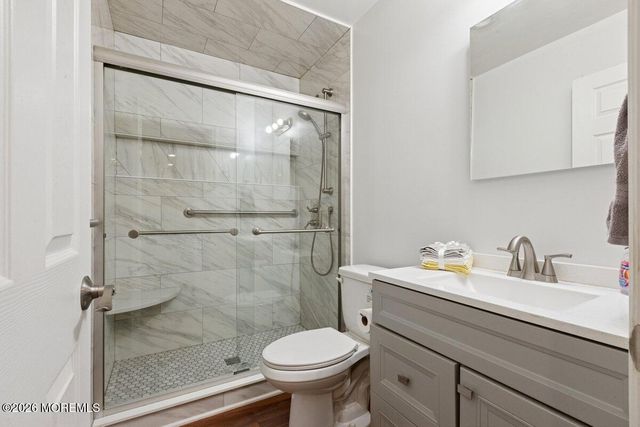 92 Arrowood Road E, Manalapan, NJ 07726