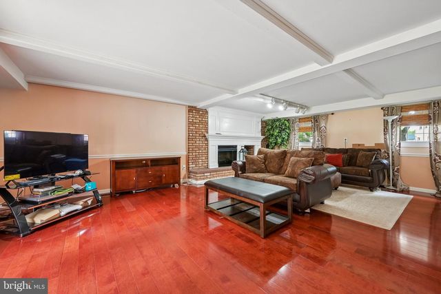 35 NORTHAMPTON DR, Willingboro, NJ 08046