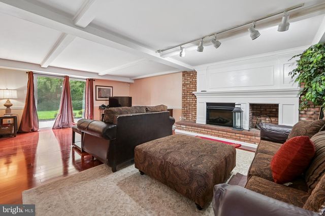 35 NORTHAMPTON DR, Willingboro, NJ 08046