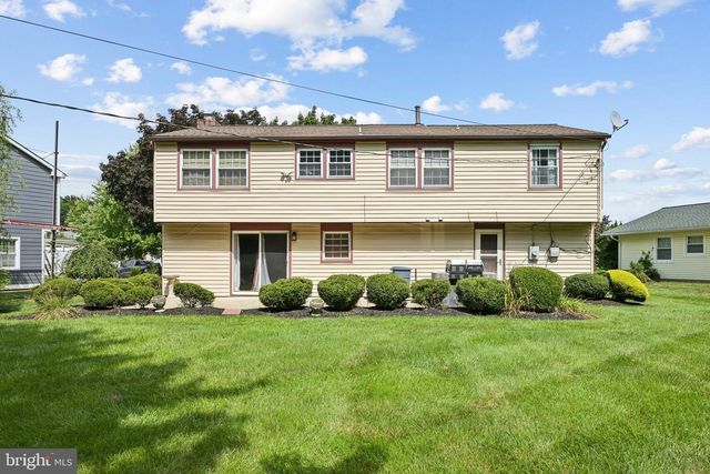 35 NORTHAMPTON DR, Willingboro, NJ 08046