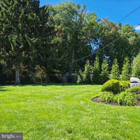 35 NORTHAMPTON DR, Willingboro, NJ 08046