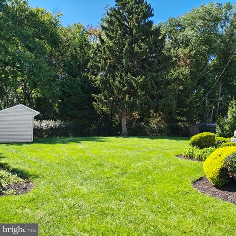 35 NORTHAMPTON DR, Willingboro, NJ 08046