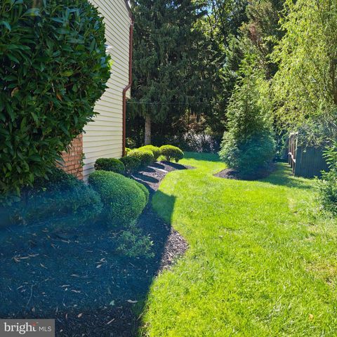 35 NORTHAMPTON DR, Willingboro, NJ 08046