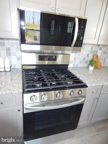 3042 E MONUMENT ST, Baltimore, MD 21205