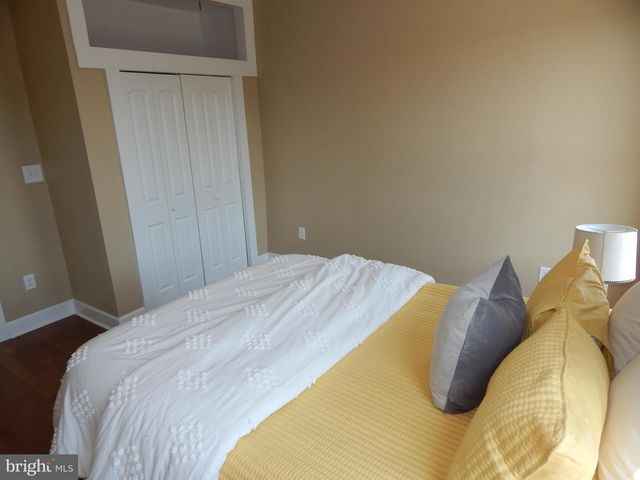 3042 E MONUMENT ST, Baltimore, MD 21205
