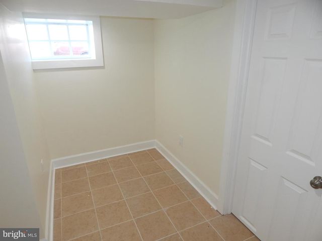 3042 E MONUMENT ST, Baltimore, MD 21205