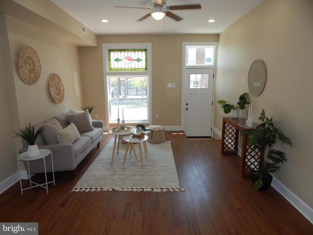 3042 E MONUMENT ST, Baltimore, MD 21205
