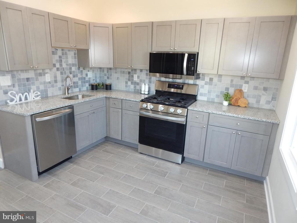 3042 E MONUMENT ST, Baltimore, MD 21205