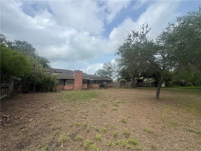 6042 Ebonwood Dr, Corpus Christi, TX 78412